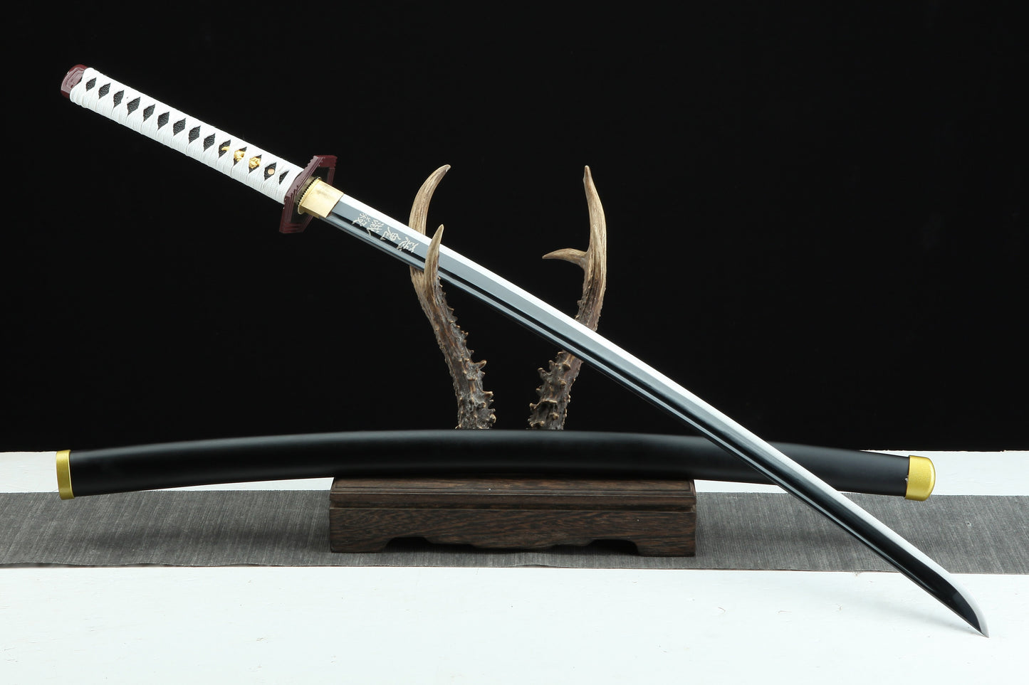 1:1 Replica Giyu Tomioka Worn Katana | Demon Slayer Sword