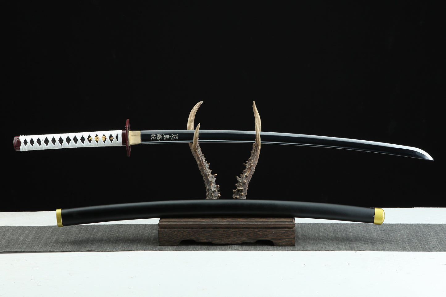 1:1 Replica Giyu Tomioka Worn Katana | Demon Slayer Sword
